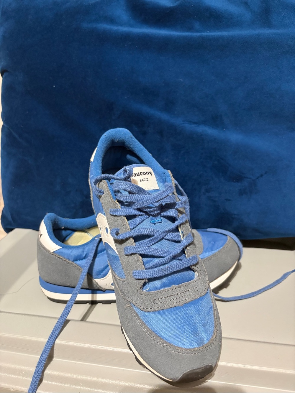 Saucony Men’s Blue and Gray Retro Joggers